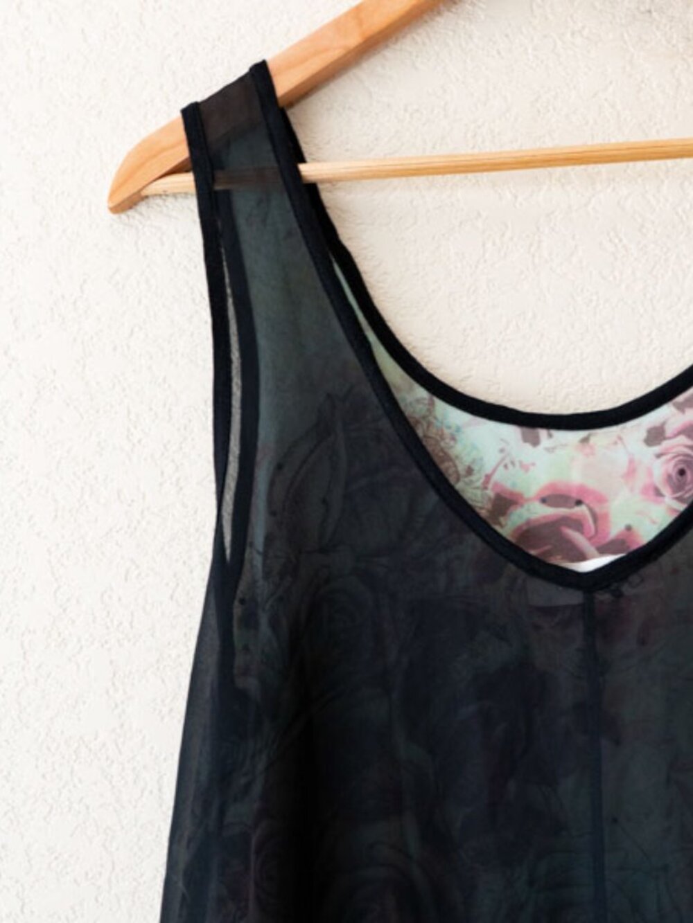 Carpe Diem Hi Low Semi Sheer Floral Rhinestone Studded Tank Top Boho M - Picture 10 of 13